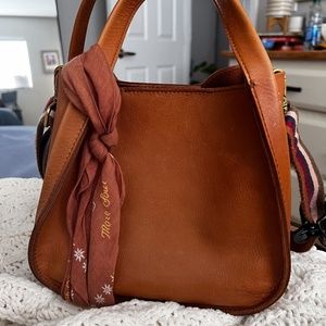 Madewell The Sydney Crossbody Bag